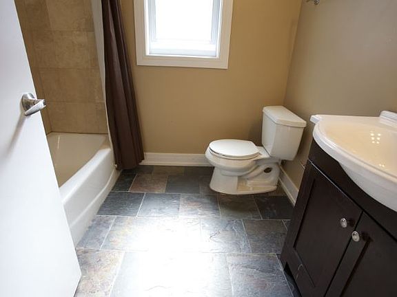 4th image of 3023 N Oakley Ave #G06c