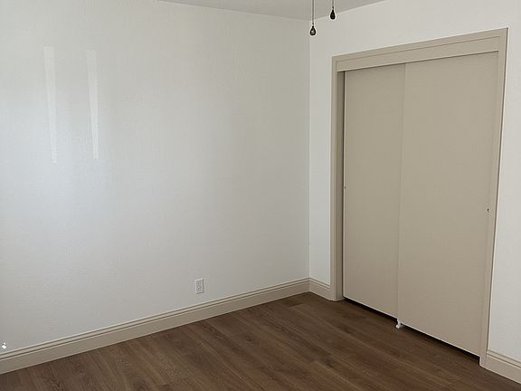 5th image of 728 W Sussex Way
