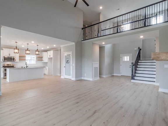 4th image of 259 Wellington Dr