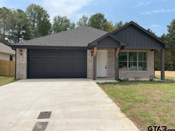 277 Oak Valley Dr, Gilmer, TX 75645