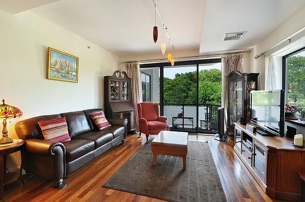 Rented by Compass | media 9