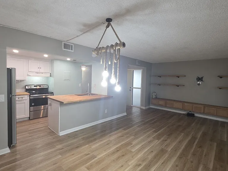9 Tarragona Ct — Photo 3