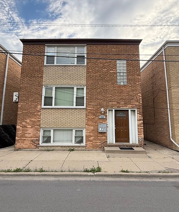 1st image of 2232 N River Rd #1