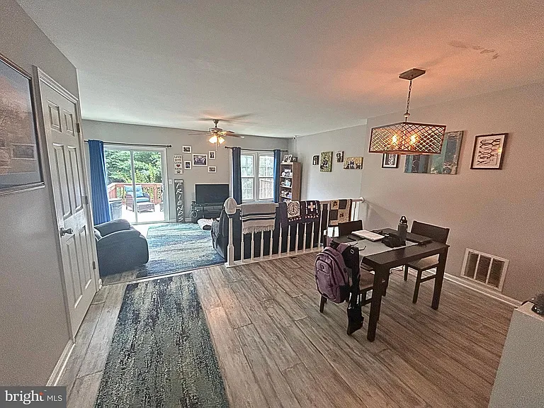 715 Acorn Ct — Photo 19