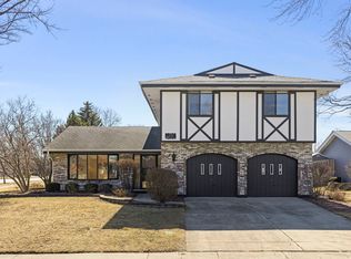 190 Bourne Ln, Bloomingdale, IL 60108
