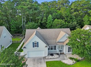 1812 Widgeon Dr, Morehead City, NC 28557