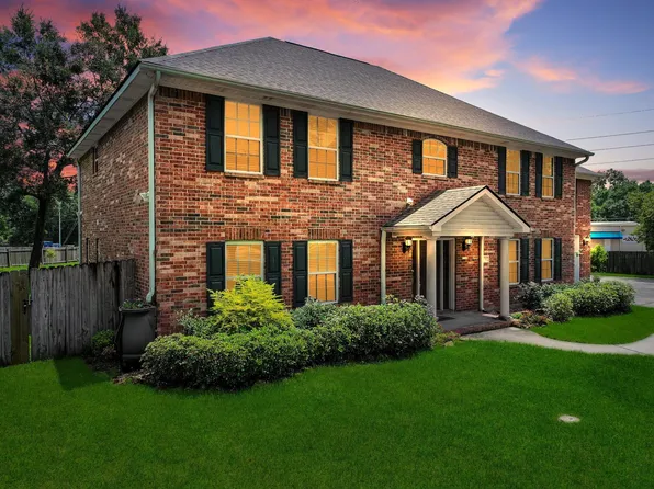 5 Twin Circle Dr, Beaumont, TX 77706
