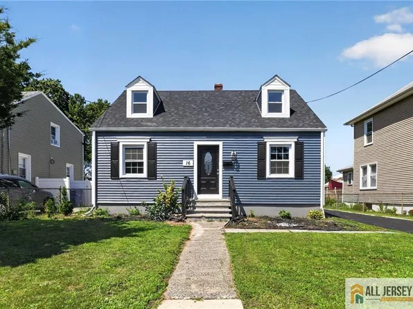 16 Oakwood Pl, North Brunswick, NJ 08902