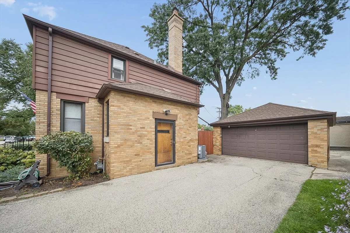3 bed, 1.5 bath, 2146 sqft, $4,200 — Photo 3