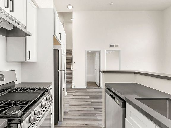 4th image of 321 S Berendo St APT 302