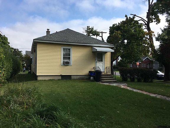 3rd image of 10 Dartmouth St