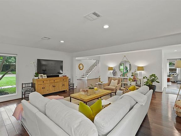 2nd image of 3940 Clear Cove Ln