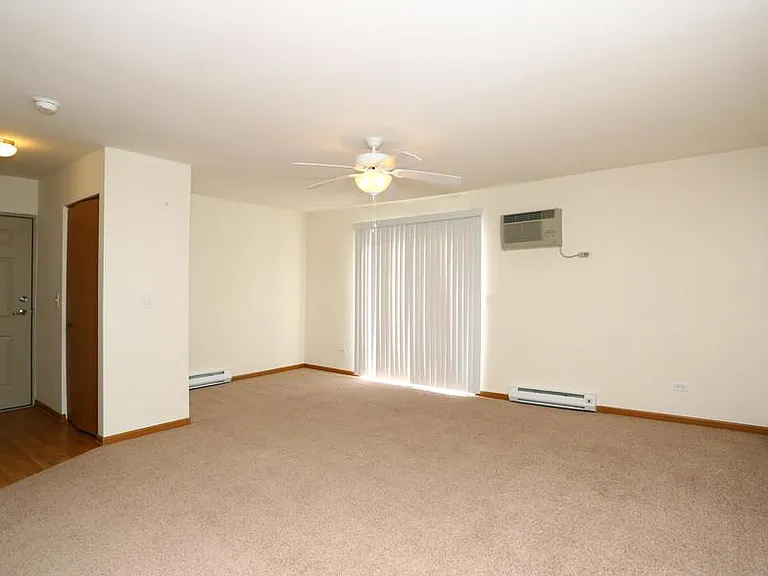 Willow Brooke Apartments — Photo 16