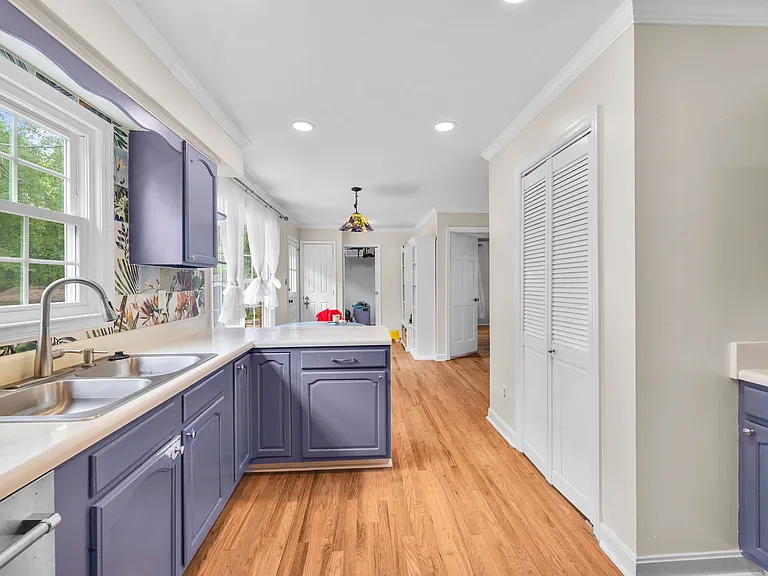 5048 Maplewood Dr — Photo 23