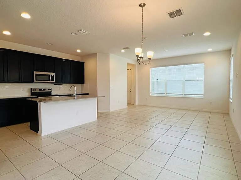 7670 Bowery Dr — Photo 6