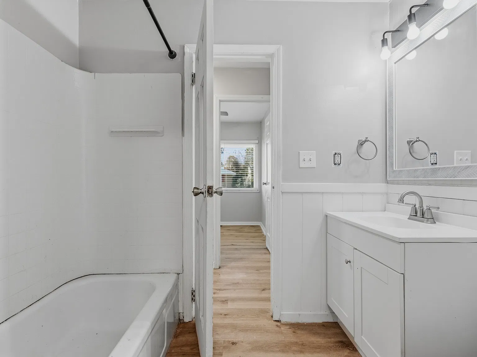 3 bed, 888 sqft, $1,500 — Photo 3