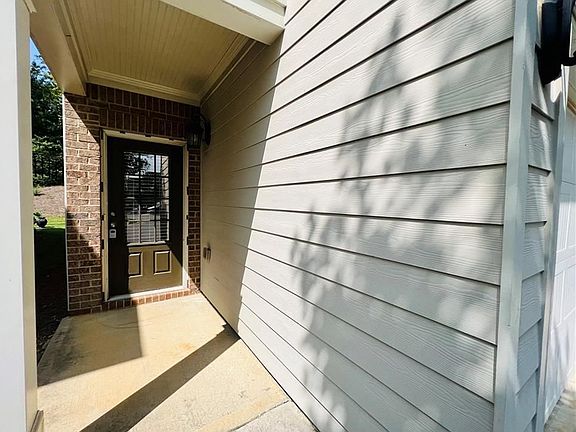 3rd image of 256 Highland Pointe Cir E
