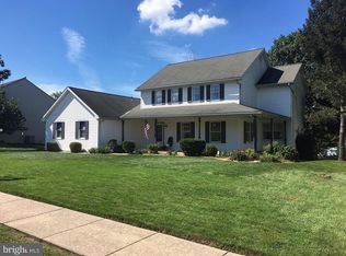 606 Maplewood Dr, Douglassville, PA 19518