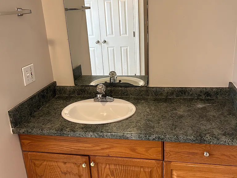 1331 Parkview Cir — Photo 18