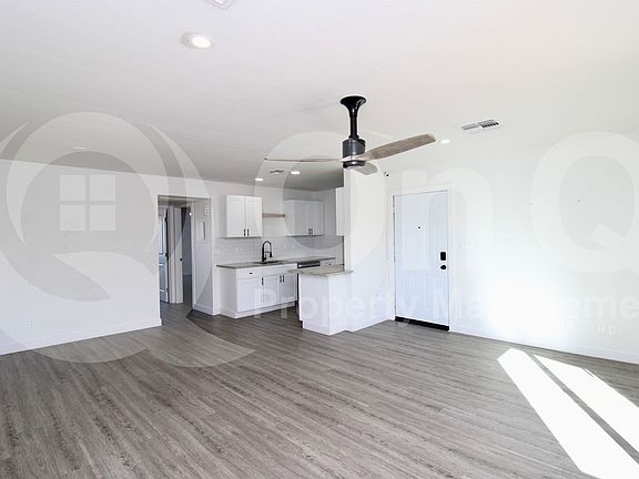 5th image of 4211 E Palm Ln Unit 207