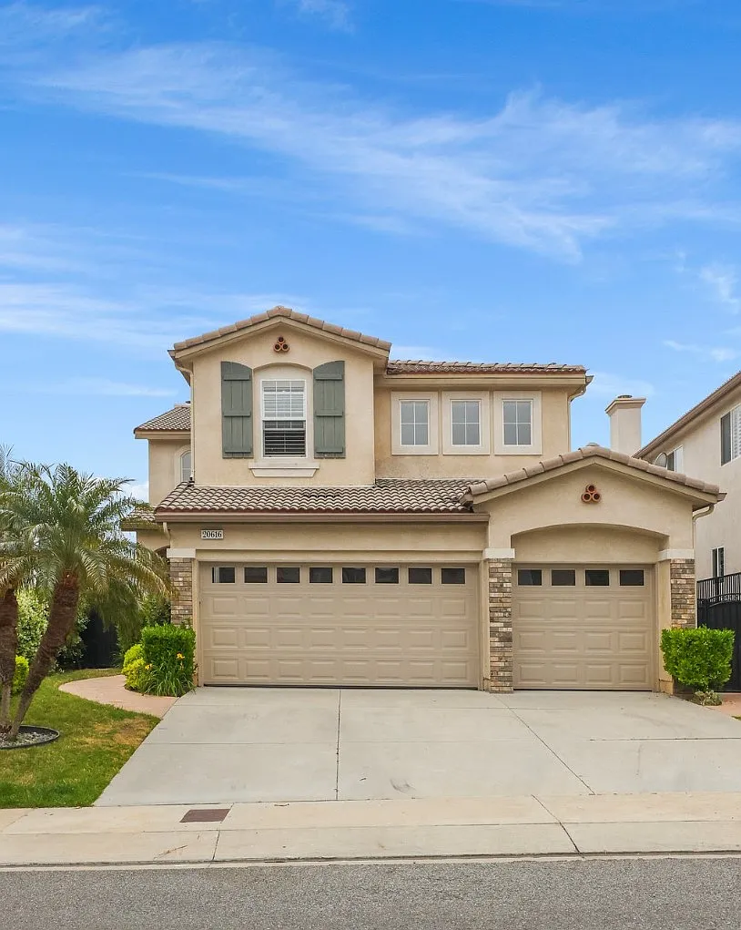 4 bed, 2513 sqft, $6,500 — Photo 1