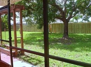 1215 SE 15th St, Cape Coral, FL 33990