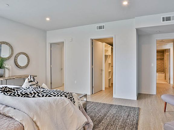 4th image of 727 Wilcox Ave Unit 303