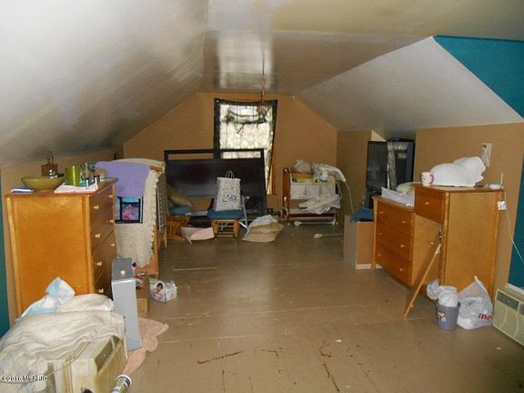 5th image of 2022 Huizen Ave SW