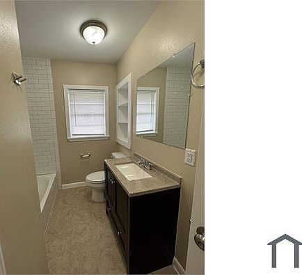 5th image of 2355 Pecos St Unit B