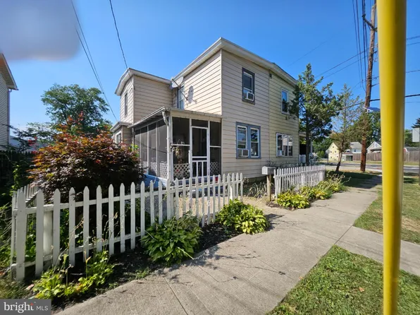 1003 W 3rd St, Florence, NJ 08518