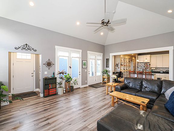 4th image of 10762 S Beach Comber Way