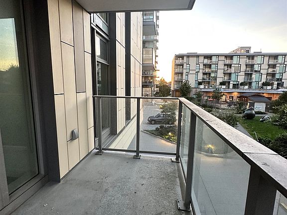 4th image of 8181 Chester St #202