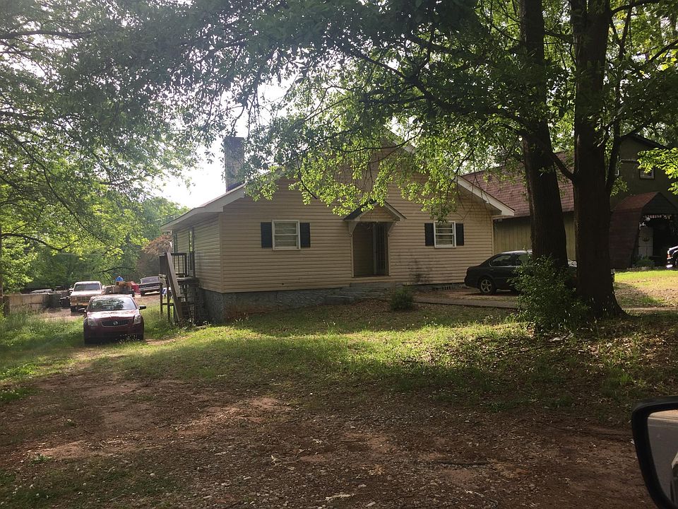 1st image of 132 Mapletree Ln APT B