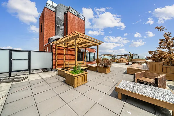 Rented by Vector New York, LLC | media 11