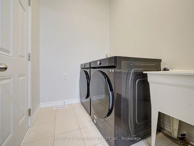 18 Kenneth Ross Bnd — Photo 16