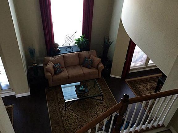 3rd image of 2802 Winterberry Dr