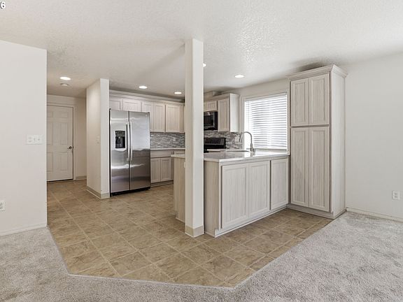 5th image of 10215 NE 58th St