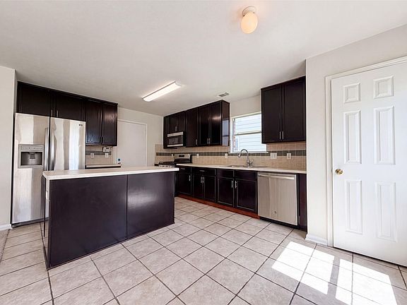 2nd image of 16519 Eaglewood Shadows Dr