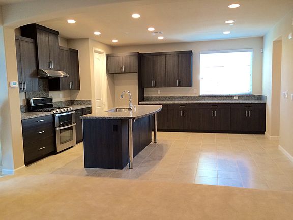 3rd image of 520 Aspen Way