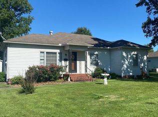 502 S Cayuga St, Frontenac, KS 66763