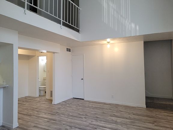 4th image of 3100 Elizabeth St APT 203