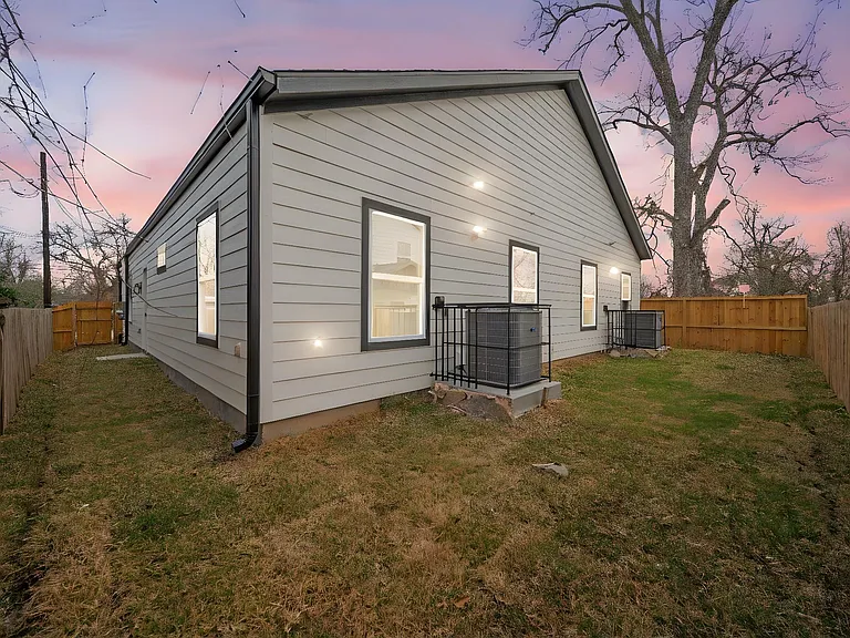 929 Green Meadow Ln #B — Photo 31