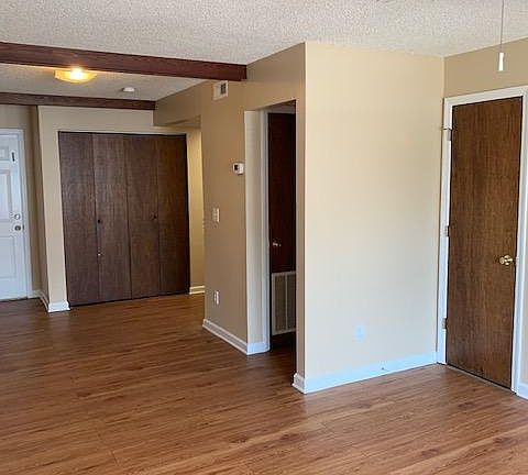 3rd image of 1360 Village Oak Cir NW #01