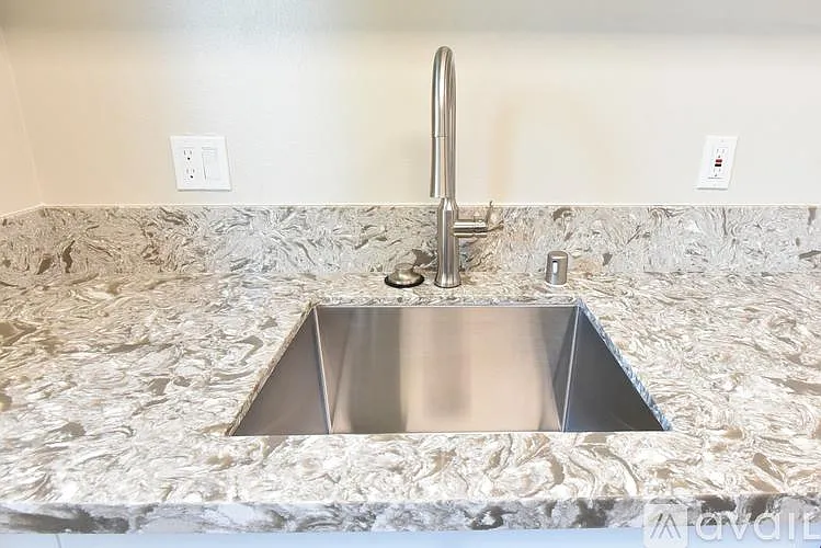 Studio, 500 sqft, $1,750 — Photo 4