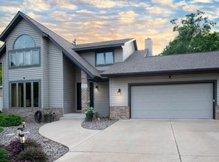 575 Oakridge Dr, Portage, WI 53901