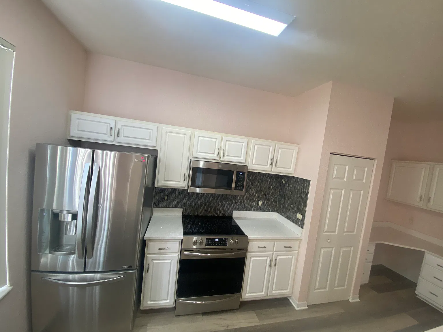 2 bed, 2.5 bath, 1380 sqft, $2,400 — Photo 2