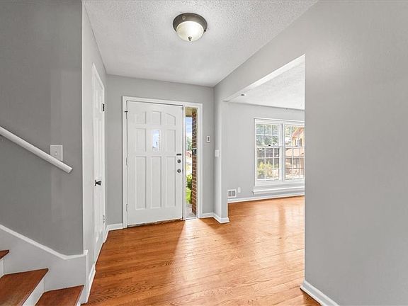 5th image of 6812 Wildwood Dr