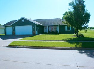 802 W 2nd St, Kalona, IA 52247