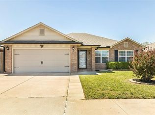 11516 SW 25th St, Yukon, OK 73099