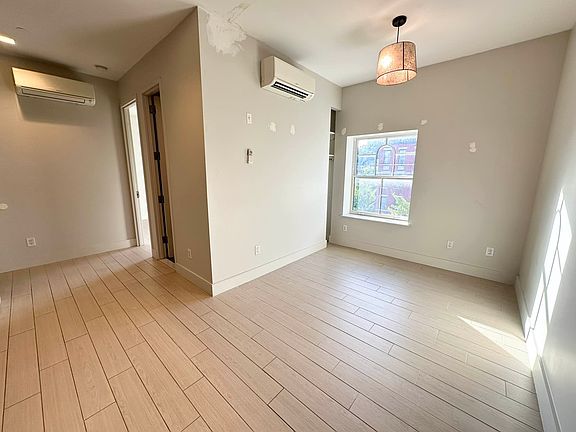 4th image of 273 W 138th St APT 3C